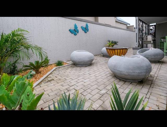 4 BEDROOM HOUSE FOR SALE IN BLUE MOUNTAIN VILLAGE